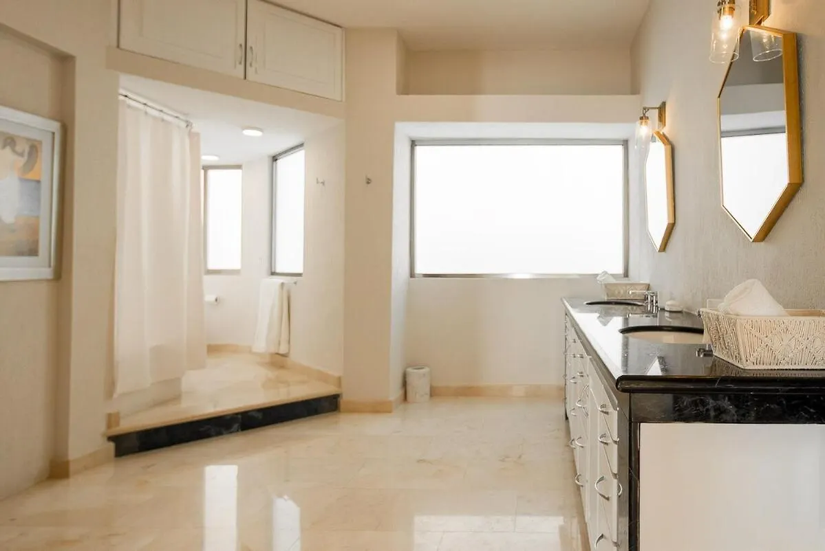 Ocean View Luxury 5B Villa With Private Beach Cancún 0*,  Messico